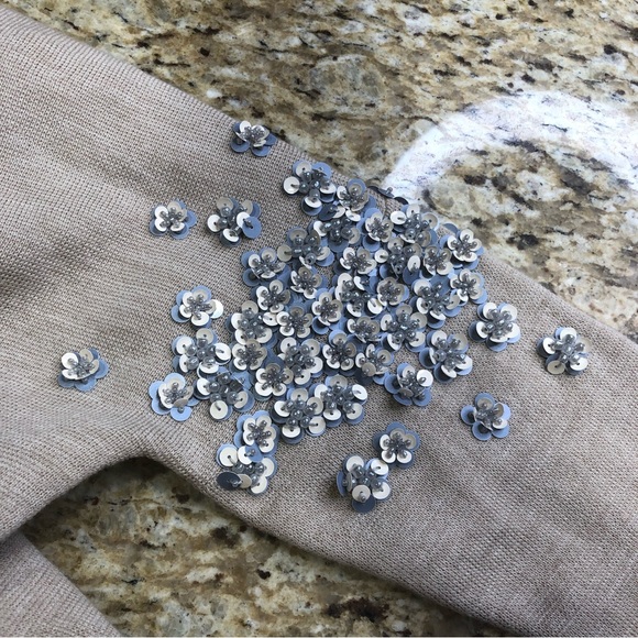 J. Crew Wool Floral Sequin Embellished 3/4 Sleeves Oatmeal Crewneck Sweater XXS - Picture 5 of 9